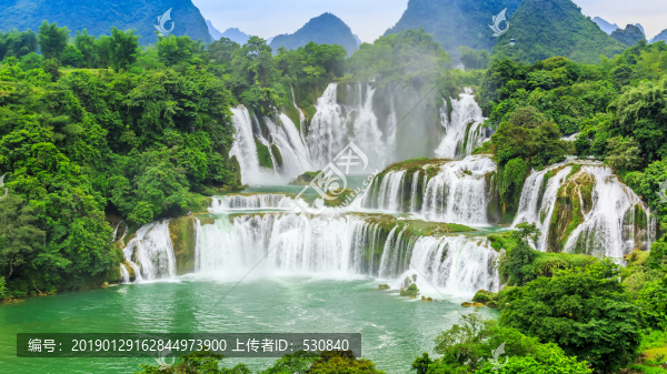 山水風(fēng)光大瀑布