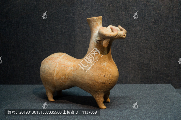牛形陶器