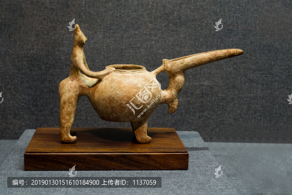人物像注口陶器