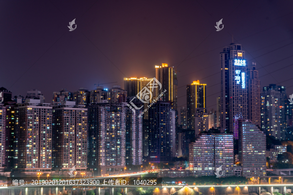 中國(guó)重慶城市夜景的建筑群