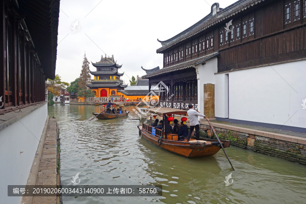 朱家角水鄉(xiāng)小船流水
