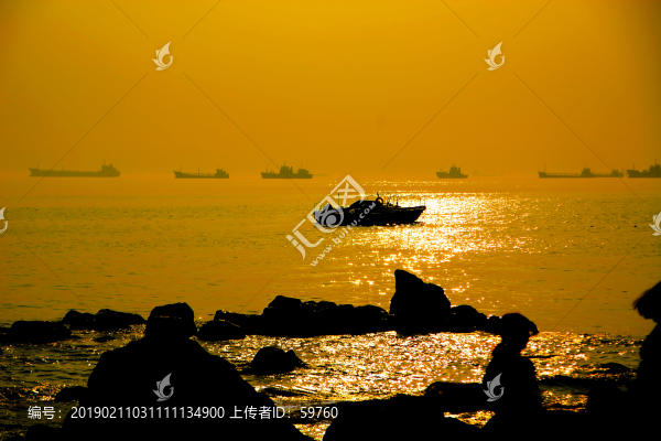 海邊礁石暮色