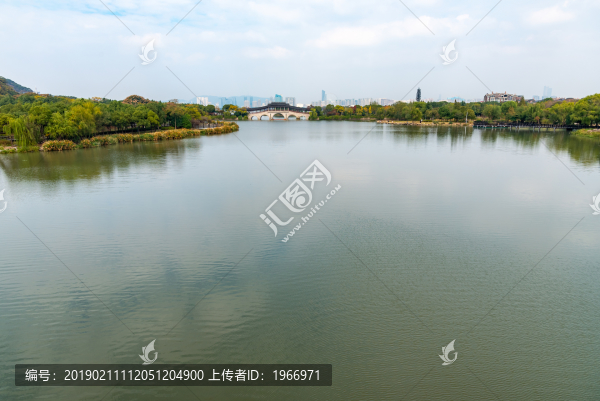 無(wú)錫蠡湖風(fēng)景區(qū)的石塘橋