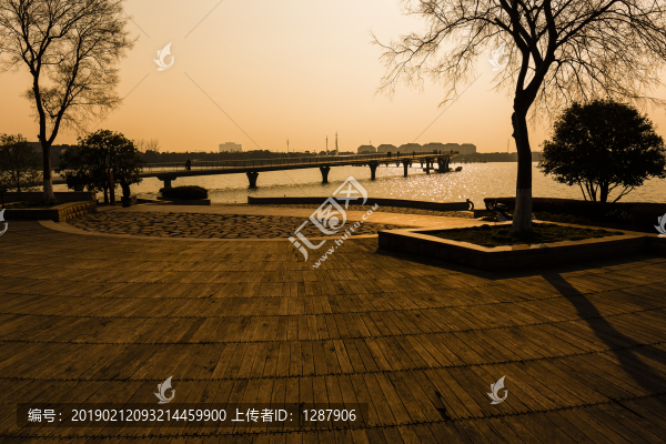 金雞湖景觀大橋