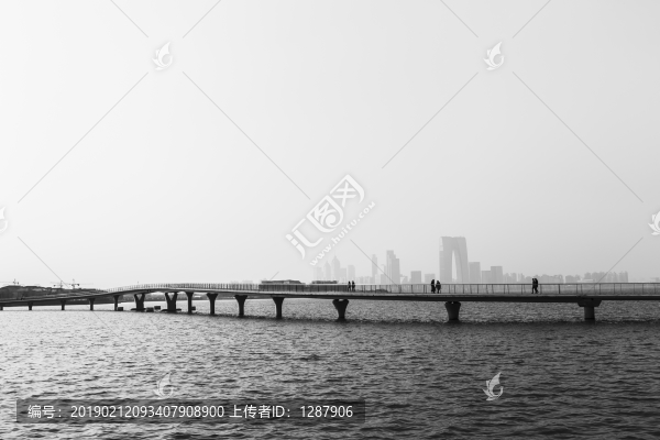 金雞湖景觀大橋