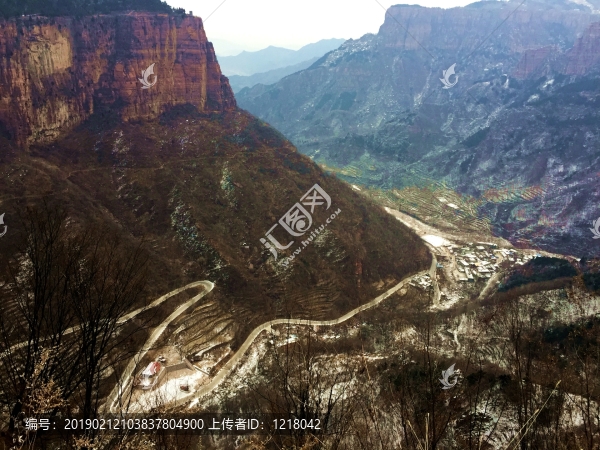 掛壁公路