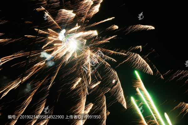 夜空煙花滿天星