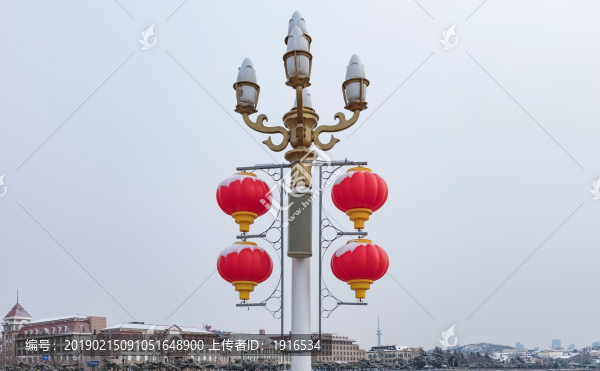 大紅燈籠高高掛