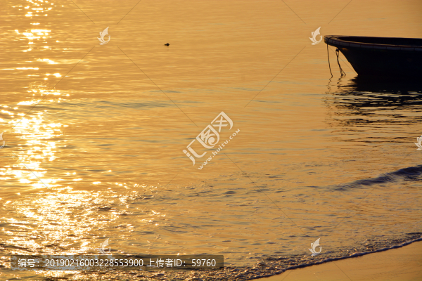 海邊夕陽小船