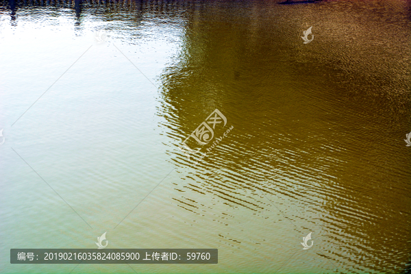 湖面水波