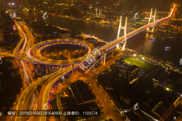 航拍上海南浦大橋01