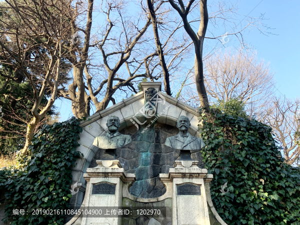 日本東京大學(xué)校園雕塑