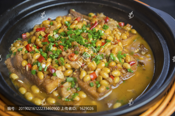 砂鍋黃豆煨豆腐