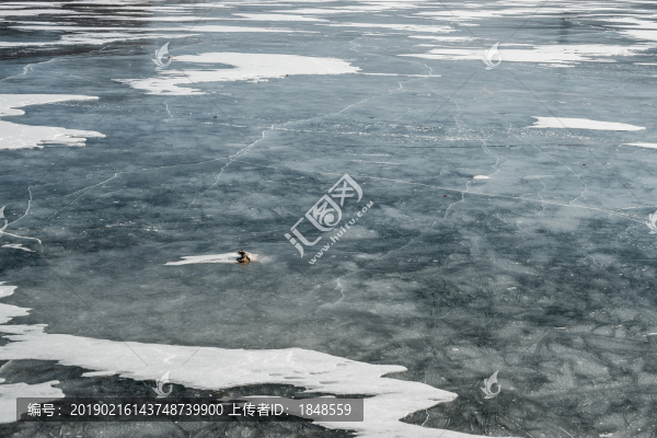 冰雪湖泊