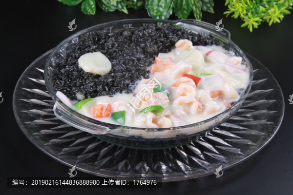 海鮮墨魚(yú)汁燴飯