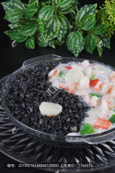 海鮮墨魚(yú)汁燴飯