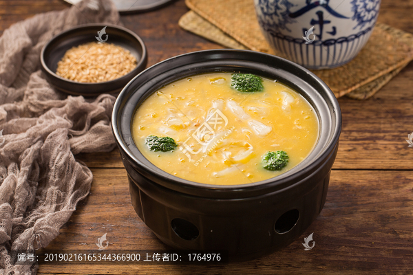 金湯燕麥燴花膠