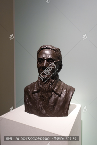 豐子愷塑像