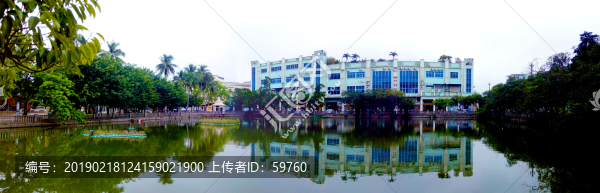 公園湖畔風(fēng)景