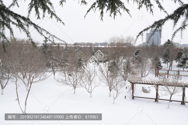 水墨園林雪景
