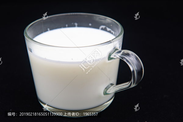 牛奶