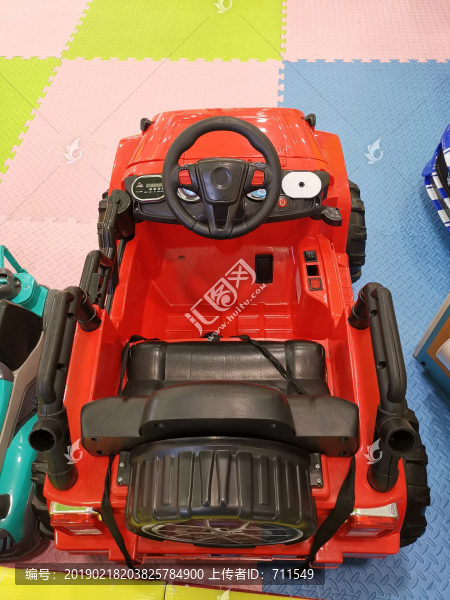 兒童娛樂小汽車
