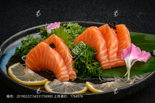 三文魚(yú)刺身