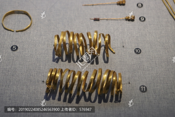 金臂釧