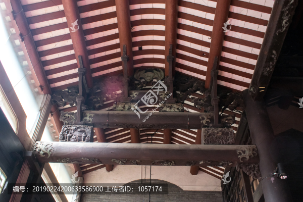 古建筑房梁