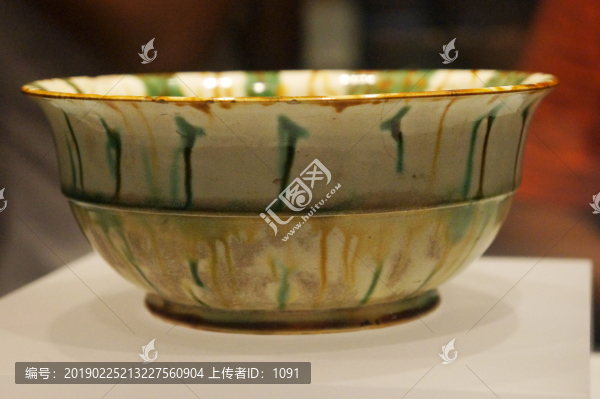 陜西西安文物三彩碗側(cè)面