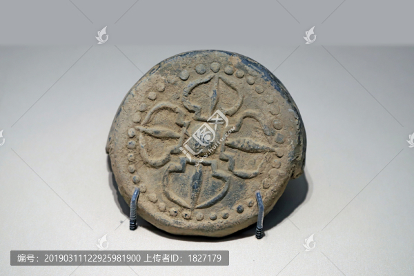 金剛杵紋瓦當(dāng)