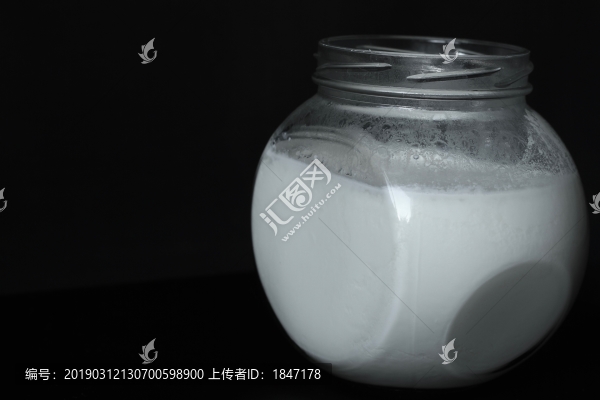 酸奶