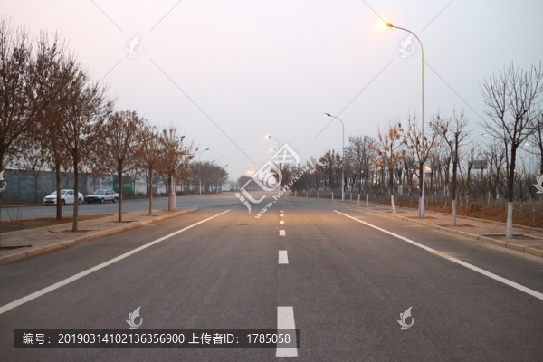 傍晚馬路