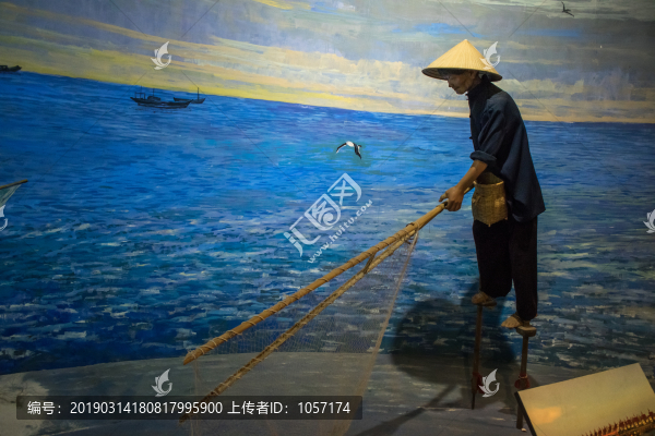 東興京族高蹺捕魚雕塑