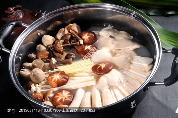 雜菌清湯鍋