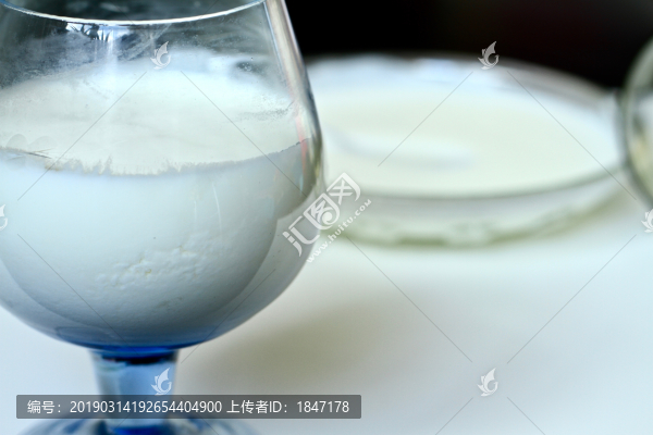 酸奶