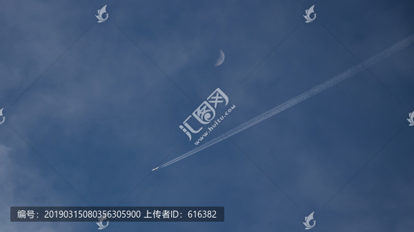 月亮與飛機(jī)