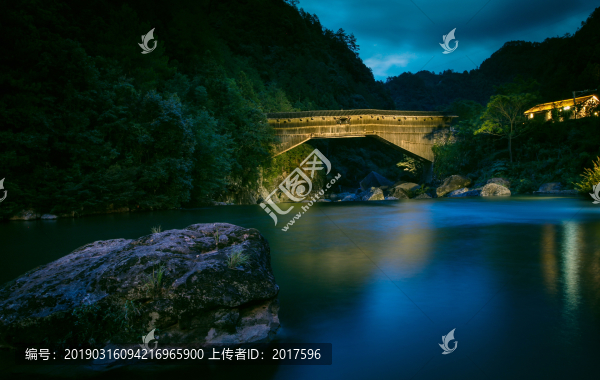 廊橋夜色