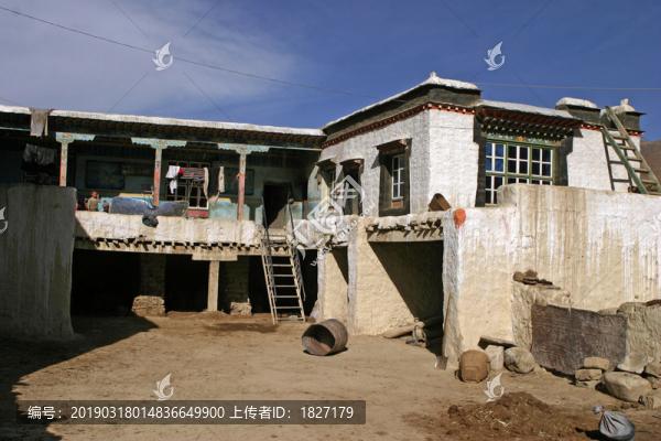 藏族民居院落