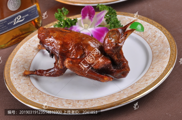至尊乳鴿皇