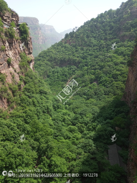 山谷