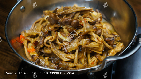 干鍋鹿茸菌