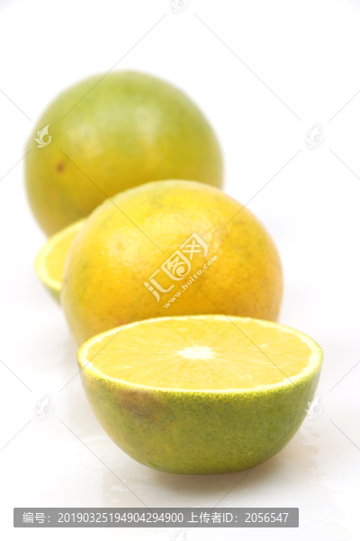 綠橙湖北橙切開的橙子