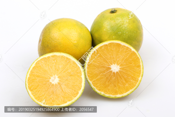 綠橙湖北橙切開的橙子