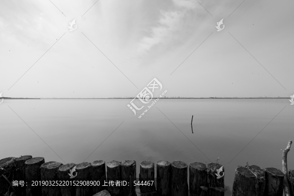 湖面寬廣