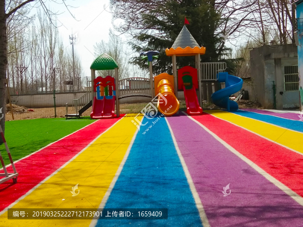 幼兒園滑梯