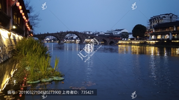 古鎮(zhèn)夜色