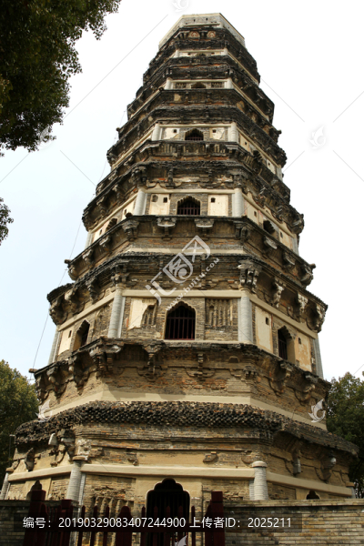虎丘塔