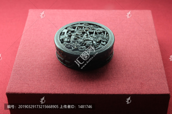 玳瑁通雕人物紋圓蓋盒