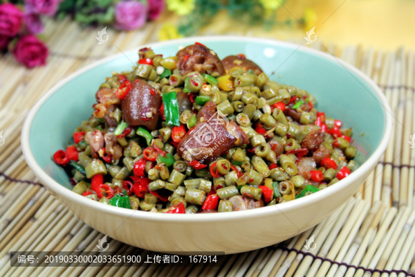 酸豆角炒豬腳
